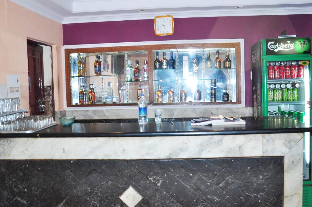 Tourist Bar And Restaurant Hotel Agra Restaurant