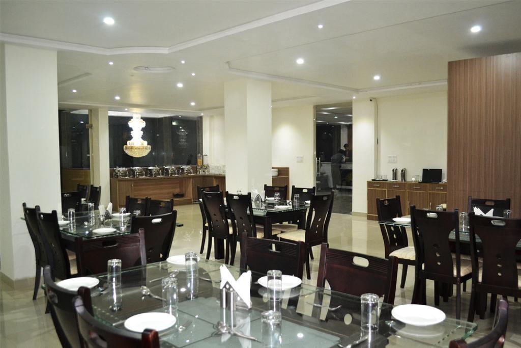 The Purple Orchid Hotel Agra Restaurant