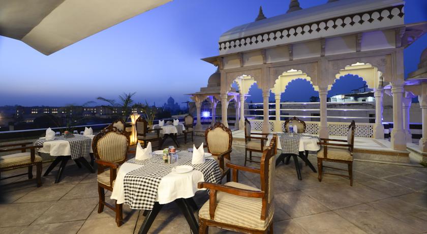Aura Mumtaz Mahal Hotel Agra Restaurant