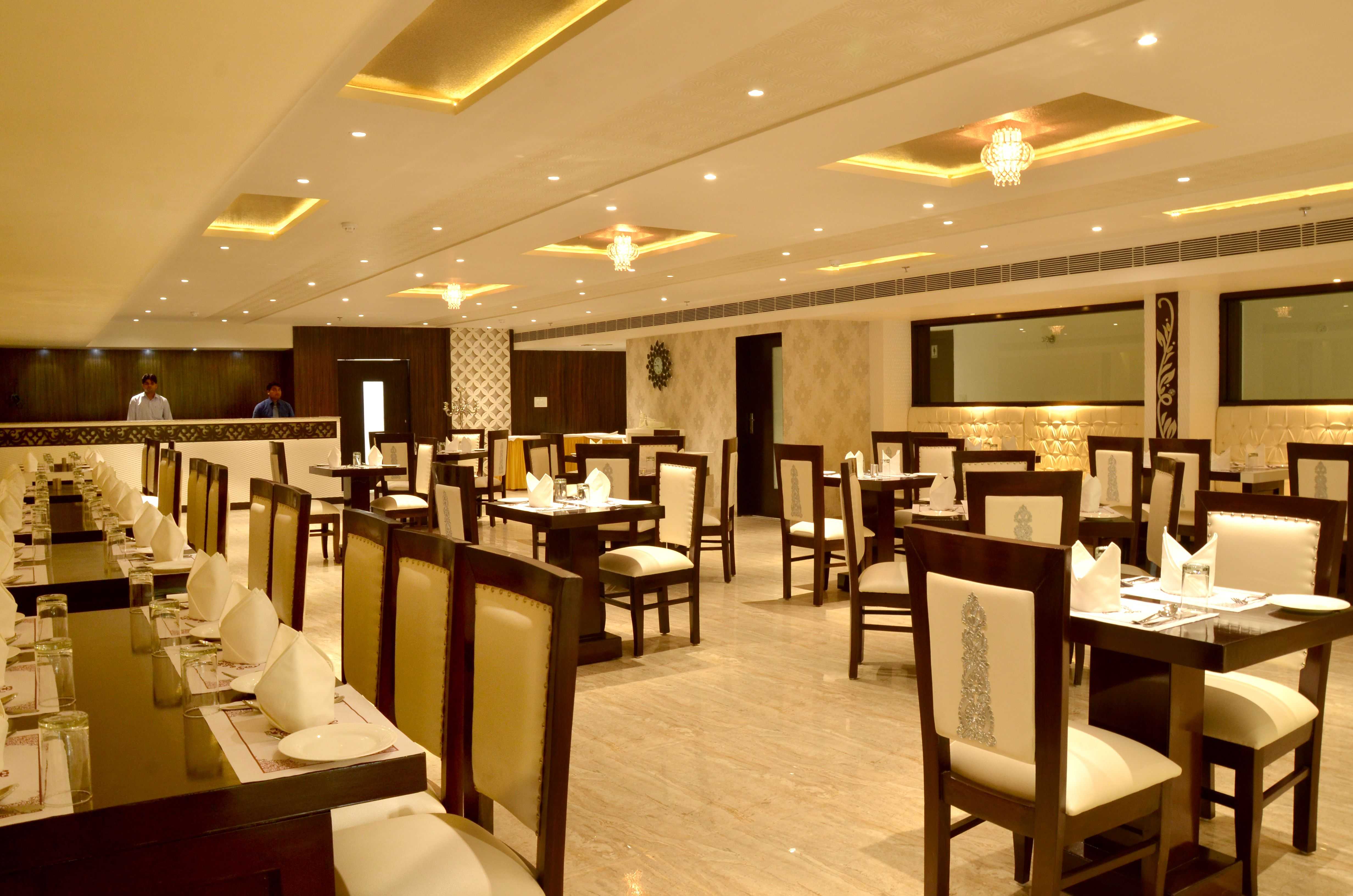 Samovar Hotel Agra Restaurant
